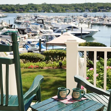 Inn At Harbor Hill Marina Niantic Camera foto