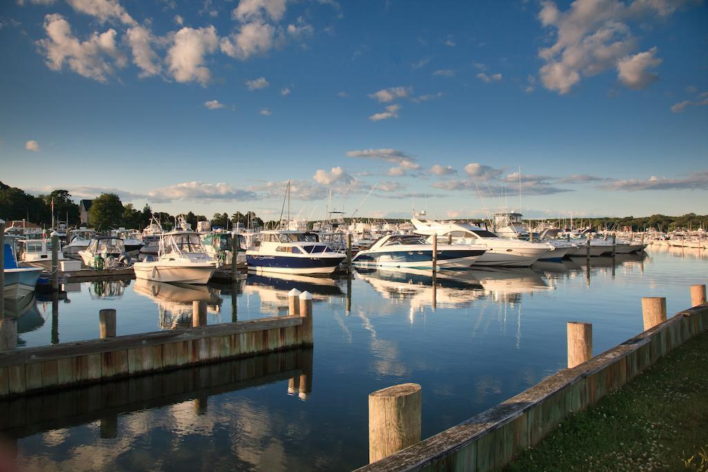 Inn At Harbor Hill Marina Niantic Esterno foto